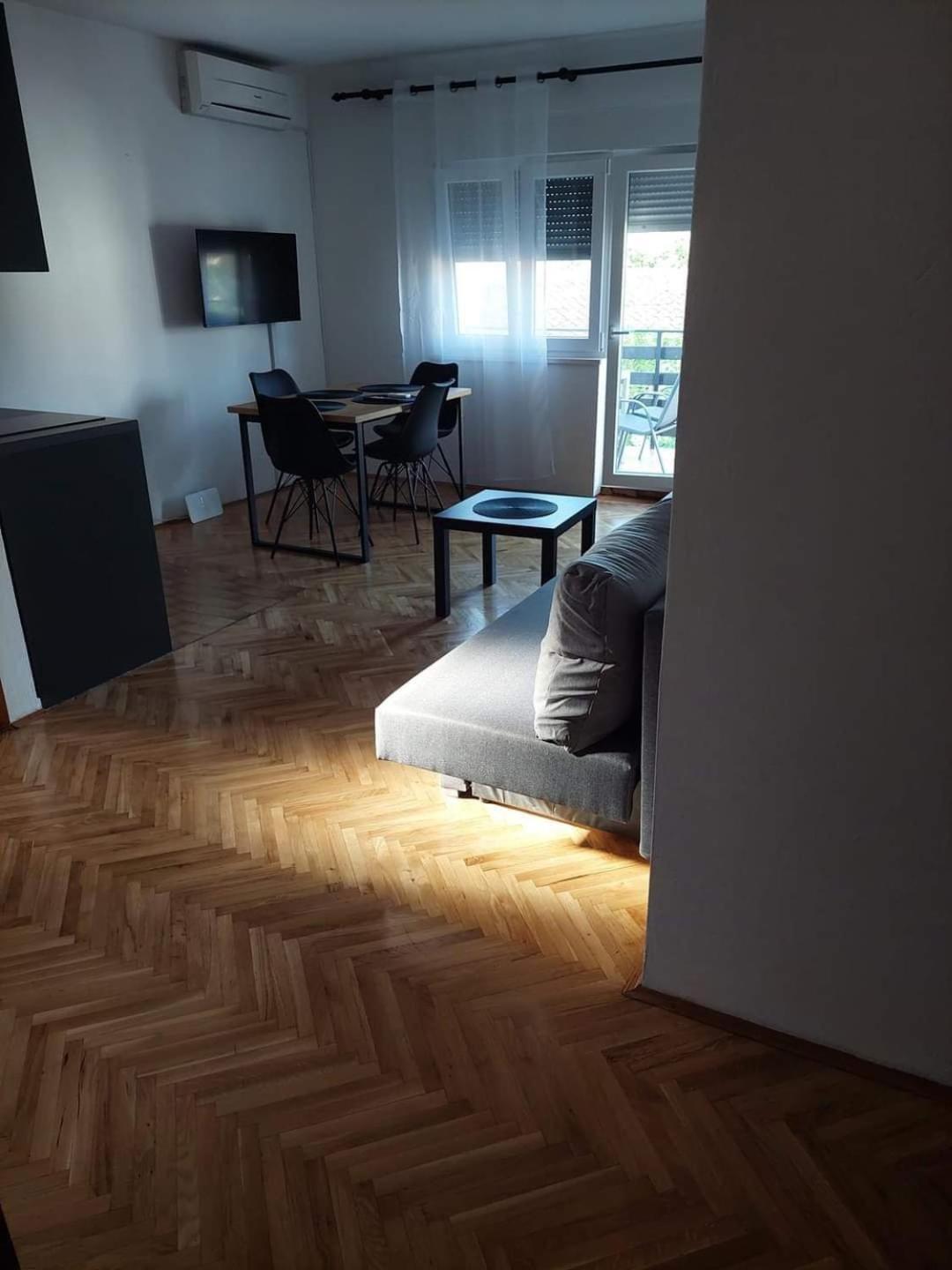 Apartmani Suhi Brod Medulin Bagian luar foto