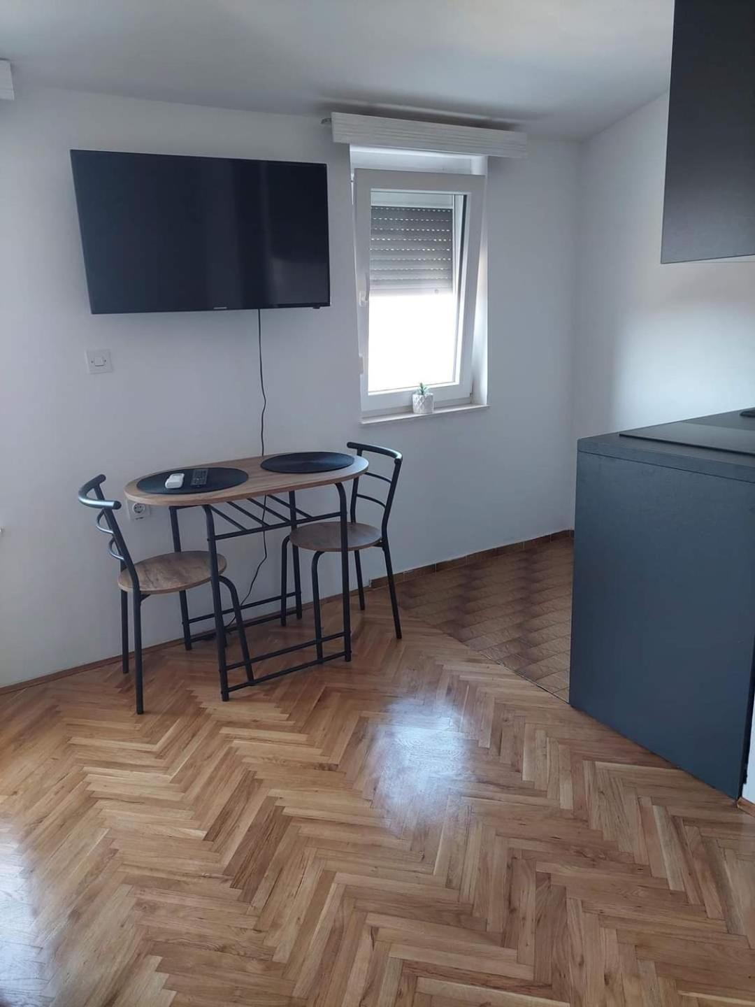 Apartmani Suhi Brod Medulin Bagian luar foto