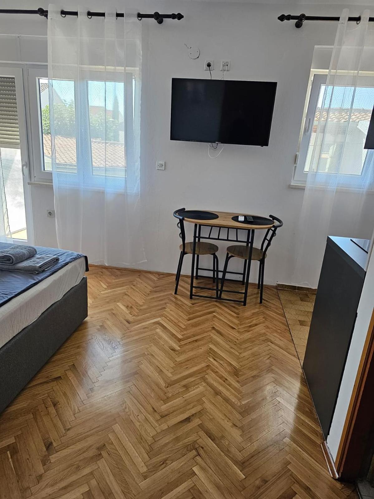 Apartmani Suhi Brod Medulin Bagian luar foto