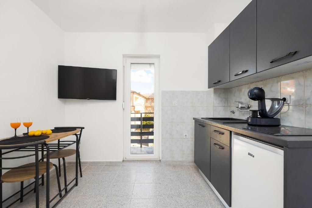 Apartmani Suhi Brod Medulin Bagian luar foto